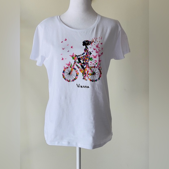 B & C Collection Tops - White Women’s Short Sleeve T-Shirt with Colorful Bicycle Design Size Medium NWT